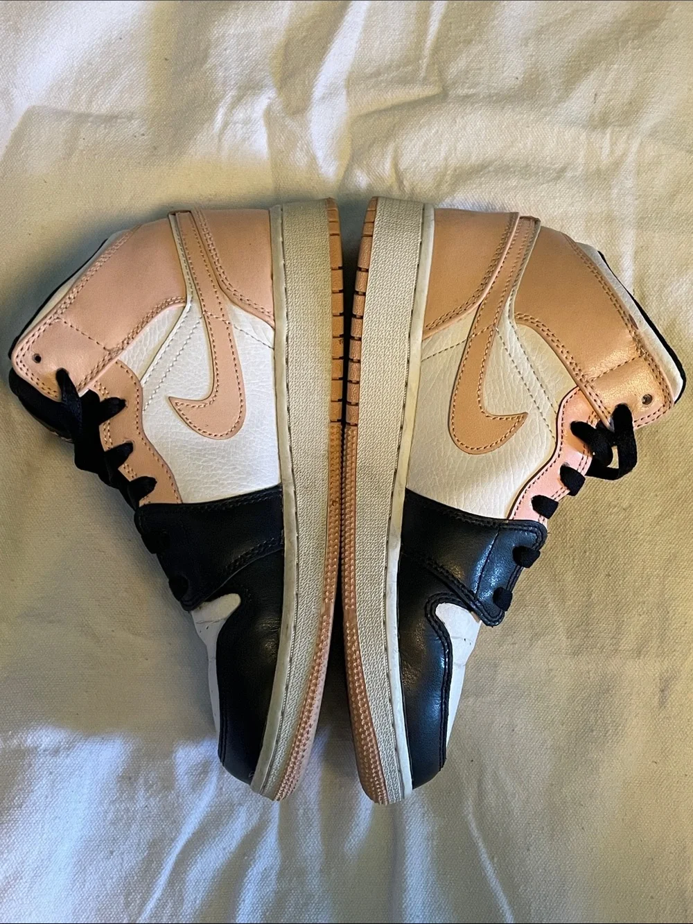 Nike AIR JORDAN 1 Mid White Pink Black Sneakers